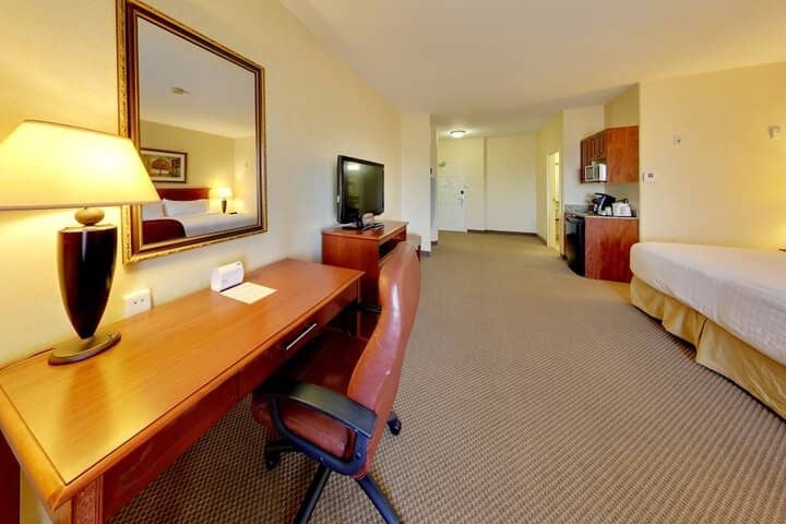 Room 12 of 108