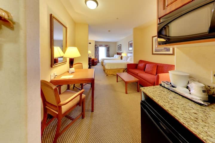 Room 22 of 108