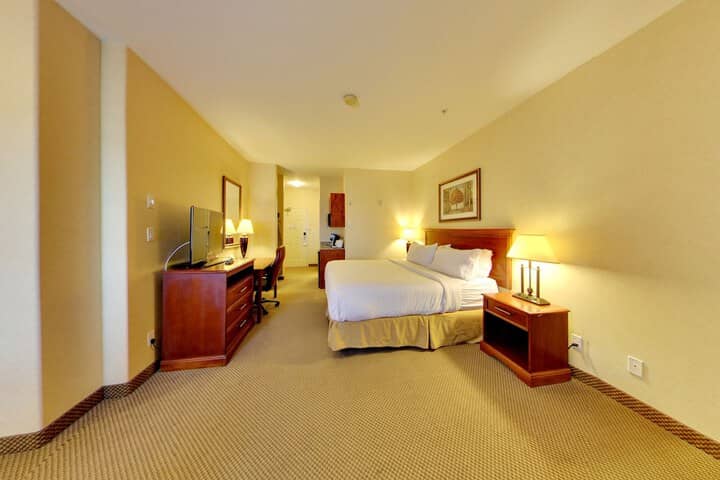 Room 18 of 108