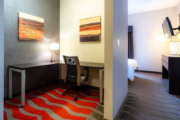 Room 51 of 108