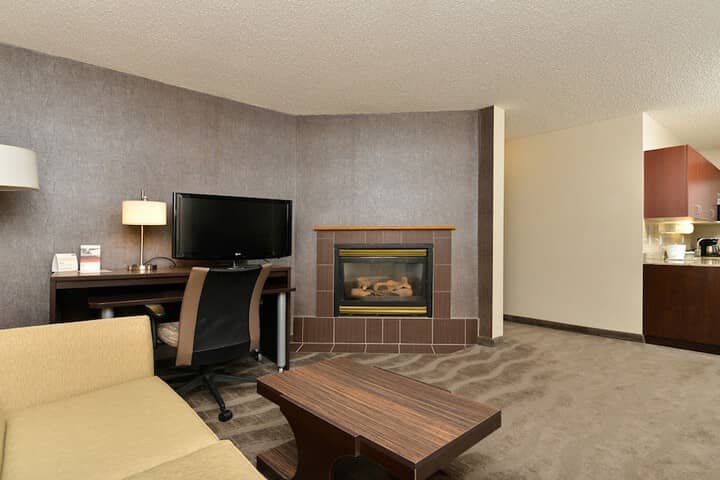 Room 19 of 108