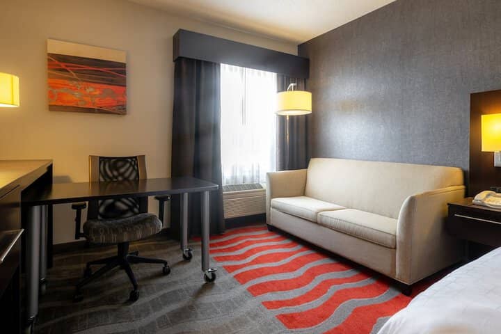 Room 43 of 108