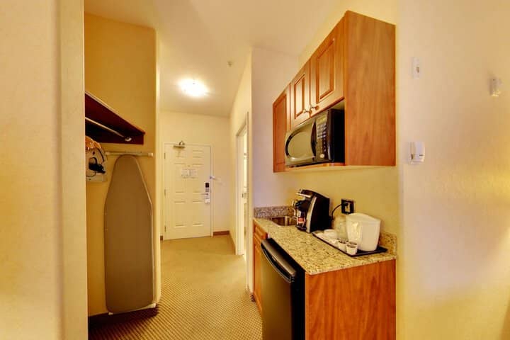 Room 30 of 108